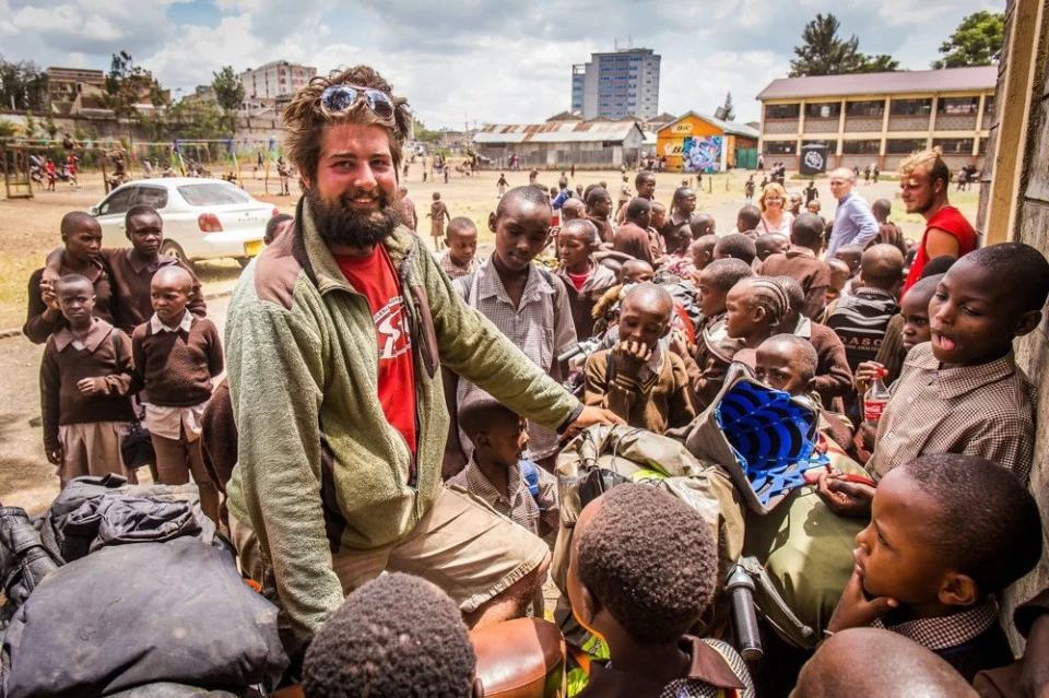 Reis door Afrika op brommers
