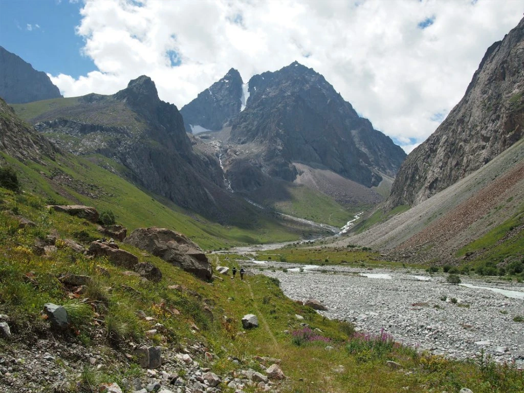 Kirgizië - Rode canyons Kok Moynok