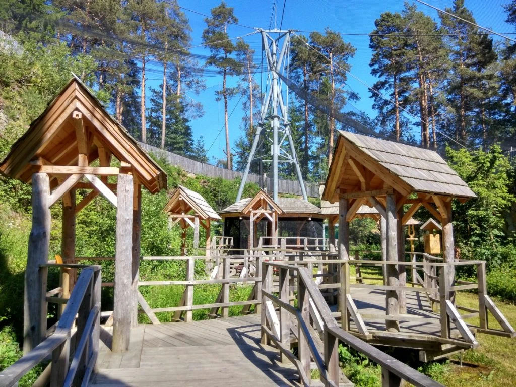 Uilenvolières Borová Lada