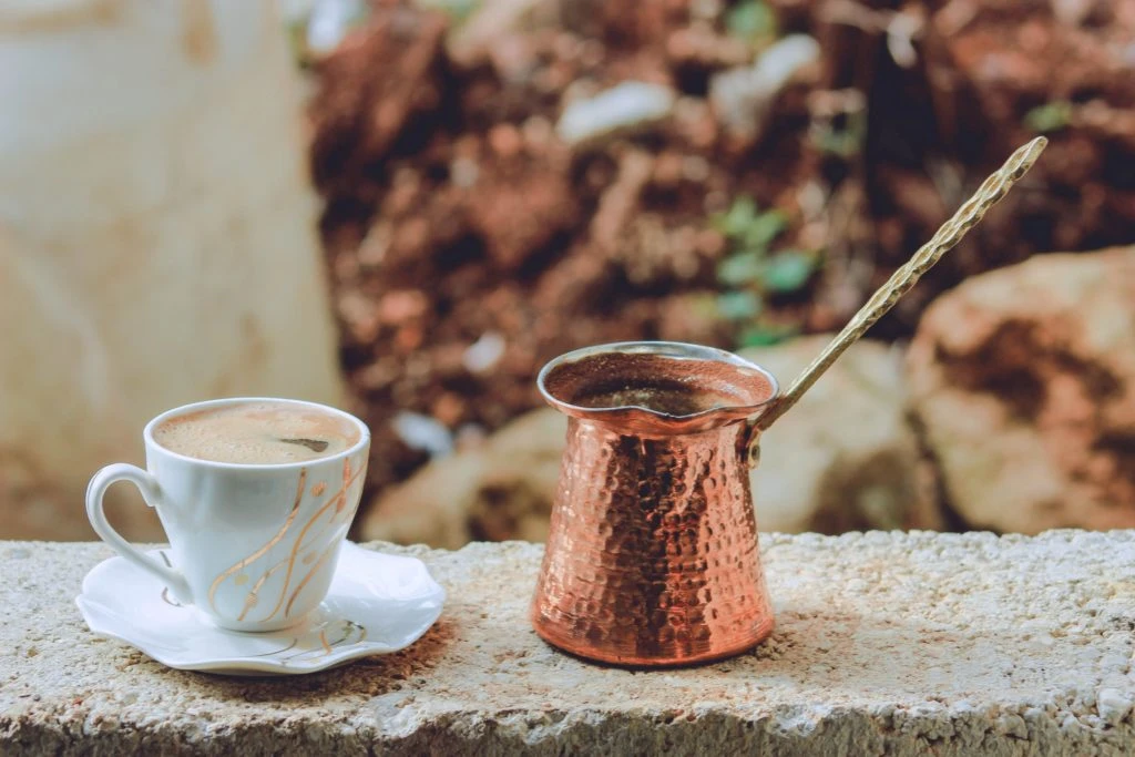 Turkse koffie uit een džezva